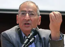 زیباکلام به تندروها:وقتی رهبری قائل به انتقاد از خودشان هستند چرا از مجلس وشورای نگهبان انتقاد نکنیم؟
