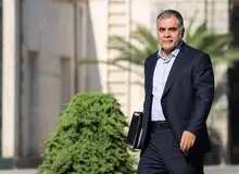 واکنش پاکنژاد به ادعای فروش نفت به زنجانی: هیچ کجا یاد نشده که طرف قرارداد شرکت نیکو زنجانی باشد / ما گستره‌ای از راهکارها برای فروش نفت داریم که نمی‌توانم به آنها اشاره کنم