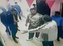 ضرب و شتم معلم توسط اولیای دانش آموز