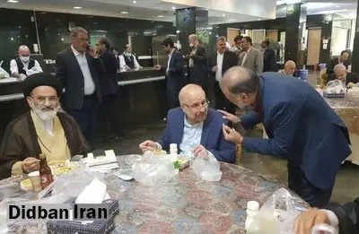 روزنامه جمهوری اسلامی:  نمایندگان مجلس یازدهم کارهایی می‌کنند که با جایگاه نمایندگی تجانسی ندارد / یکی از اینها غذاخوردن قالیباف را نشانه "تحول" می‌داند