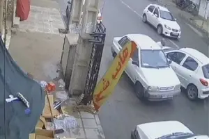 لحظه زیر گرفتن عمدی یک روحانی در یزد+فیلم 