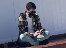 توضیح شهاب حسینی درباره ماسک جنجالی اش/ فقط همان ماسک را داشتم، هدیه بود/ از سهمیه واکسن مازاد استفاده کردم