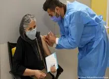 دستور وزیر بهداشت برای آغاز واکسیناسیون افراد ۴۸ سال به بالا در برخی استانها