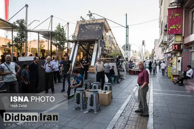 شهرداری تهران: مغازه‌داران پیاده‌رو چهارراه ولیعصر (عج) را اجاره می‌دادند