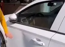 ببینید: کیفیت عجیب بدنه خودروی تارا صاف کردن درب ماشین با یک انگشت!+فیلم 