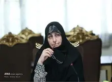 عروس امام: «دختران خیابان انقلاب»رفتار قانونی کنند/ امام با تاسیس حزب توسط روحانیون موافق نبود
