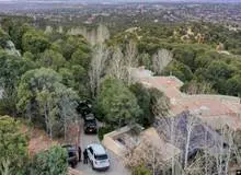 پلیس تحقیق دربارهٔ «مرگ مشکوک» جین هکمن و همسرش را آغاز کرد