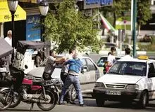 نجفی توانا جرم‌شناس: افزایش فقر، جرم و جنایت را در جامعه افزایش داده/ مردم برای آرام کردن خود به مصرف مشروبات الکلی و مواد مخدر روی آورده اند 