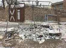 بارش برف در روستای زلزله زده ورنکش+ تصاویر
