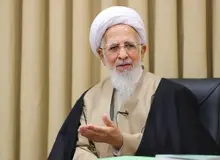 آیت الله جوادی آملی: ملّتی که جیبش تهی و کیسه‌اش خالی است، فقیر است؛  فقیر هم ستون فقراتش شکسته است/ اگر سفیه، ستون فقرات یک ملّت را به دست بگیرد، این ستون را می‌شکند 