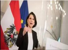 وزیر اتحادیه اروپا در کابینه اتریش: ایجاد مراکز پناهندگی در خارج از اتحادیه اروپا ضروری است