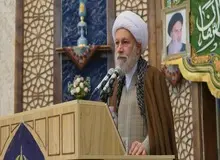 امام جمعه شیراز: حضور روحانیون در مدارس لازم است/ باید تا ظهور امام زمان قوی شویم