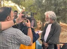 واکنش تند افخمی پس از خنده‌های خبرساز کنار ویلای مهرجویی: خودم پول می دهم فحشم بدهند!/ درباره خندیدن من حرف مفت می زنند!