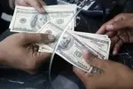 ادعای شبانه ارگان اطلاع‌رسانی وابسته به سپاه: آمدن همتی قیمت دلار را پایین آورد!