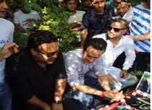 علی کریمی در مراسم سالگرد ناصر حجازی/ عکس