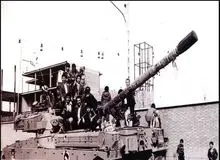 طرفداران شاه به خیابان آمدند، ارتش و هواداران انقلاب اسلامی به آنها حمله کردند +تصاویر