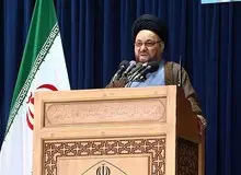 امام جمعه اصفهان:راه نجات، پیروی از ولایت است/برخی به دنبال فتنه‌انگیزی هستند/ با صبر و تقوا دشمنان را شکست می دهیم