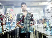 کرونــا؛ فعالیت قهوه‌خانه‌ها و کافه‌های عربی را زیرزمینی کرد/ مگر ما عامل پخش کرونا هستیم که همه صنف‌ها مجوز فعالیت گرفته‌اند جز ما؟ 
