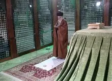 حضور آیت‌الله خامنه‌ای در حرم امام خمینی و گلزار شهدا