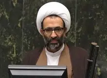 عضو هیأت رئیسه مجلس: روزانه یکصد هزار دلار ارز مسافرتی بین افراد متمول توزیع می‌شود