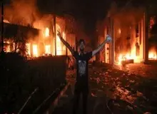 فیلمی از داخل کنسولگری ایران در نجف پس از به آتش کشیده شدن توسط برخی معترضان عراقی 