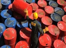 افت قیمت نفت در پی گزارش‌هایی دربارۀ «نزدیک شدن» ایران و آمریکا به توافق هسته‌ای