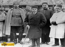 آیا احمد شاه قاجار خائن و وطن فروش بود؟
