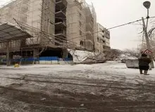 سقوط داربست ساختمانی در بلوار اندرزگو تهران/ عکس