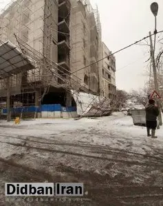 سقوط داربست ساختمانی در بلوار اندرزگو تهران/ عکس