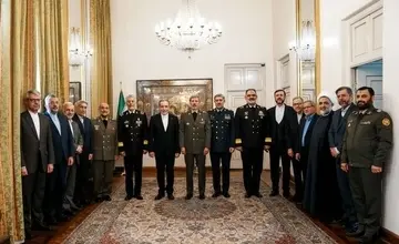 فرمانده کل ارتش: در آمادگی کامل هستیم/ اگر اشتباهی کنند، حتما پاسخی خواهند گرفت که تا به امروز نه دیده اند و نه تجربه کرده اند