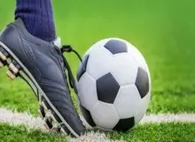 اعتراض سرمربی تیم فوتبال زنان آراد به تأخیر در آغاز بازی مقابل فولاد خوزستان