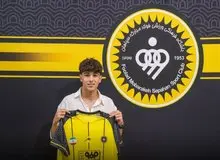 پدیده ۱۸ ساله سپاهان با قرارداد ۴ ساله ماندگار شد