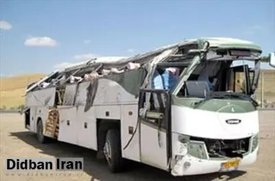 برخورد کامیون با اتوبوس مدرسه؛ ۲۱ دانشآموز زخمی شدند