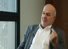 عیسی کلانتری: زیر اصفهان ۲۳ میلیارد متر مکعب «هوا» وجود دارد/ سدسازی‌ها زیر نظر «مهاب قدس» است/ نزدیک ۱۰۰۰ سد در ایران ساخته شده / قبل از ۱۴۲۰ کشاورزی در شرق زاگرس و جنوب البرز تعطیل می‌شود/ سوءمدیریت آب تمدن ما را تهدید می‌کند/ به مرز بی‌آبی رسیده‌ایم