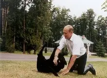 سگ روسیه و آمریکا نباشیم، سگ خودمان باشیم
