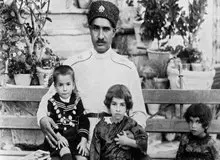 انتقاد کیهان از یک مستند پخش شده در تلویزیون: اشرف را از اتهام قاچاق مواد مخدر تبرئه می کنید؟
