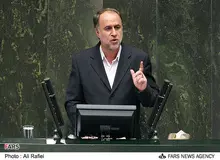 حاج بابایی: رادیو مجلس انگار رادیوی آن ور آبی است
