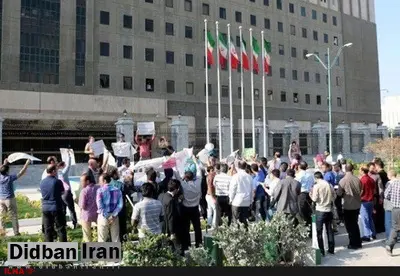 
تجمع مقابل مجلس شورای اسلامی در اعتراض به تصویب CFT با مدیریت جبهه پایداری