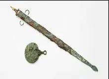 دانشمندان معمای گور باستانی ۲ هزار ساله با شمشیر و آینه را حل کردند