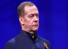 مدودف: ماکرون، خروس بی‌مغز فرانسوی دست از ایده اعزام نیرو به اوکراین برنمی‌دارد