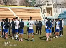 ستاره‌های استقلال مخالف ماندن «محمود فکری» هستند