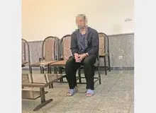 قاتل دیوانه ای که سر پسربچه را در خیابانی در مرکز تهران بریده بود؛ مقابل میز قاضی قرار گرفت