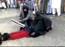 شلاق زدن زنان در ملاعام توسط طالبان /FILM