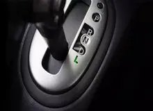 دنده L در خودروهای اتوماتیک چیست؟ / چه زمانی و چرا باید از آن استفاده کنیم؟