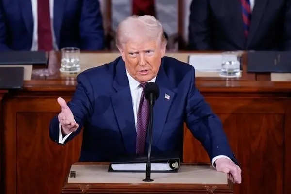 ترامپ: آنقدر زیاد پیروز می‌شویم که نمی‌دانیم با آن چه کنیم/ مردم به من می‌گویند «لطفاً آقای رئیس‌جمهور، ما خیلی زیاد پیروز می‌شویم؛ دیگر نمی‌توانیم تحمل کنیم»