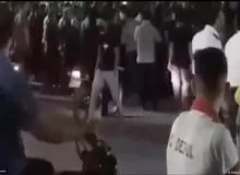 تجمع اعتراضی  مردم خرمشهر در اعتراض به روند نامناسب امداد رسانی؛ شعار  رییسی رییسی استعفا استعفا/ FILM