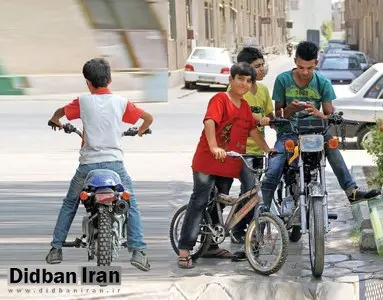 دادن گواهینامه موتور به پسرهای۱۶ ساله خطرناک است یا مفید؟