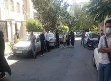 تجمع اعتراضی هواداران پرسپولیس مقابل ساختمان باشگاه با دخالت نیروی انتظامی پایان یافت/ تصــاویر
