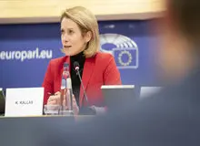 مسئول سیاست خارجی اتحادیه اروپا: مذاکرات برای خاتمه دادن به برنامه هسته‌ای ایران از سر گرفته شود!