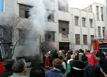 نجات زن و مرد میانسال از آتش‌سوزی پارکینگ در خیابان نبرد جنوبی تهران + عکس

